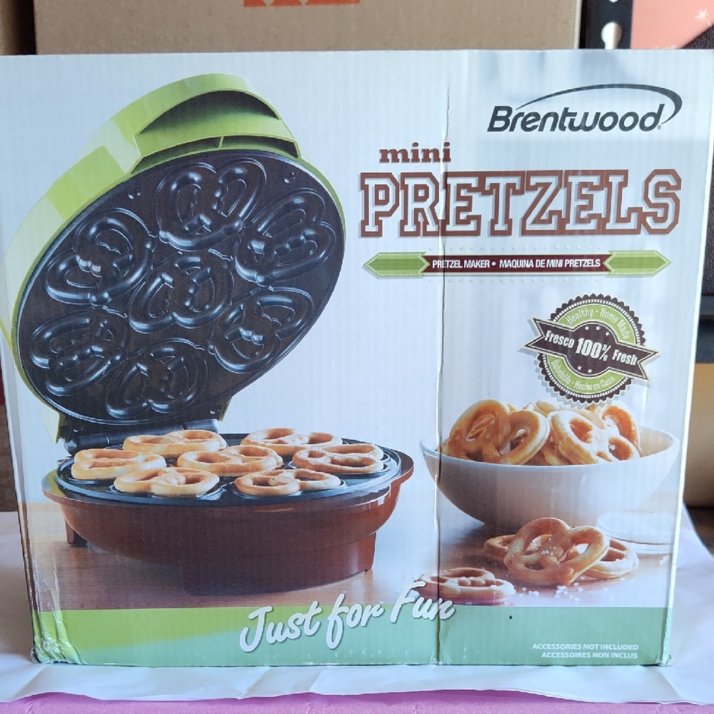 Brentwood Mini Pretzel Maker,New